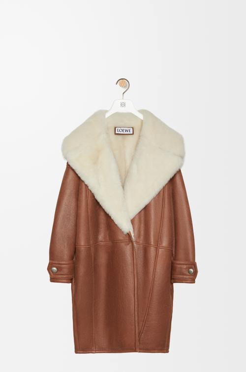 LOEWE 無きゃ 皮コート/ウッドハンガーつき(美品)
