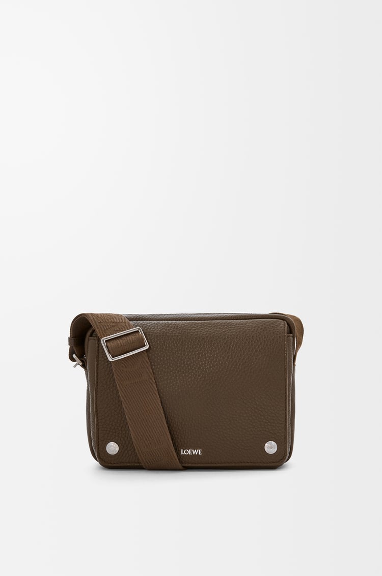LOEWE ペブル メッセンジャーバッグ ミディアム（サプルグレインカーフ） ツンドラ
