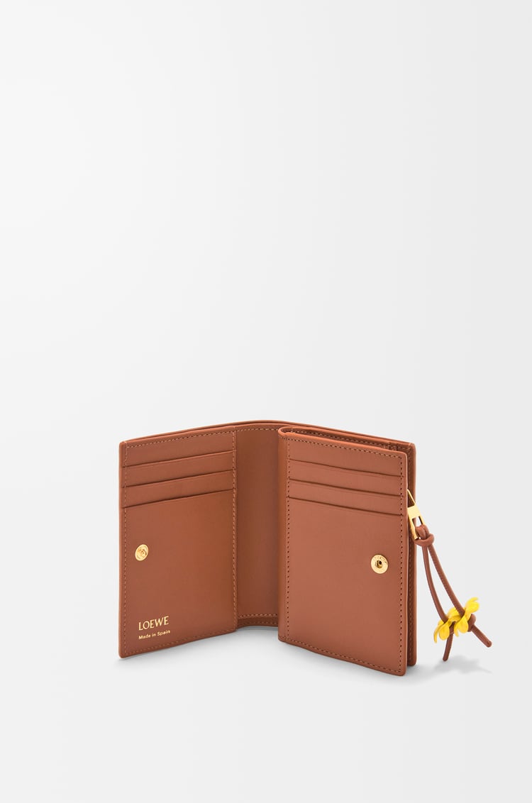 LOEWE コンパクト ウォレット（シャイニーナパカーフ） タン/サニー