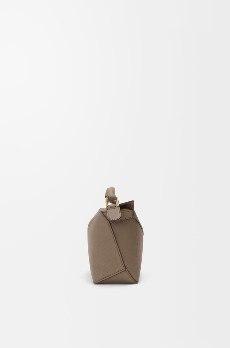 LOEWE パズルエッジ バッグ ミニ（ソフトグレインカーフ） トープ