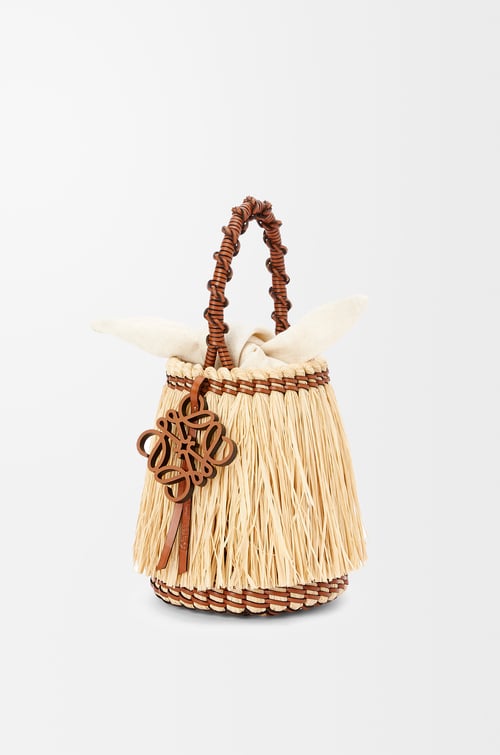 LOEWE Bolso Frayed Bucket pequeño en rafia y piel de ternera Natural/Bronceado
