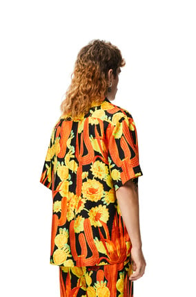 LOEWE Camisa bowling en seda con estampado de cactus Negro/Amarillo plp_rd