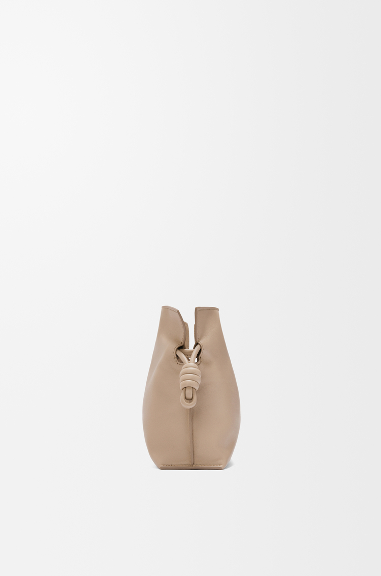 LOEWE Mini Flamenco clutch en cuir de veau nappa Sable