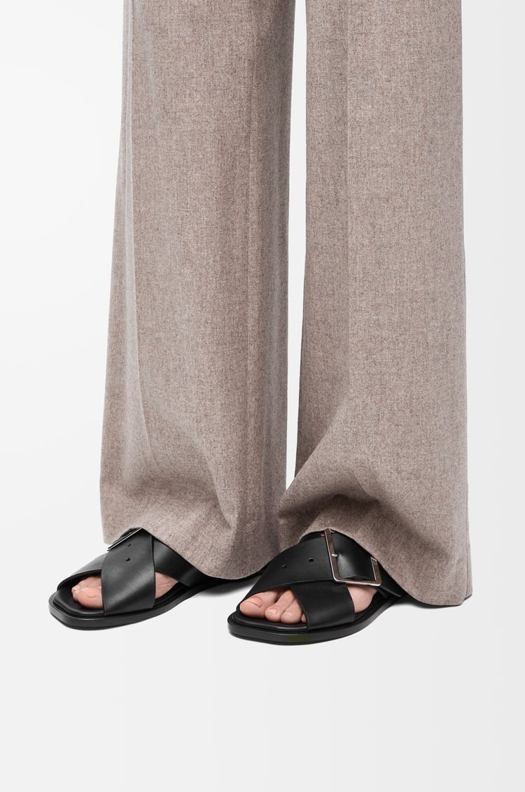 LOEWE Petal Belt flat sandal in vegetable-tanned calfskin Black