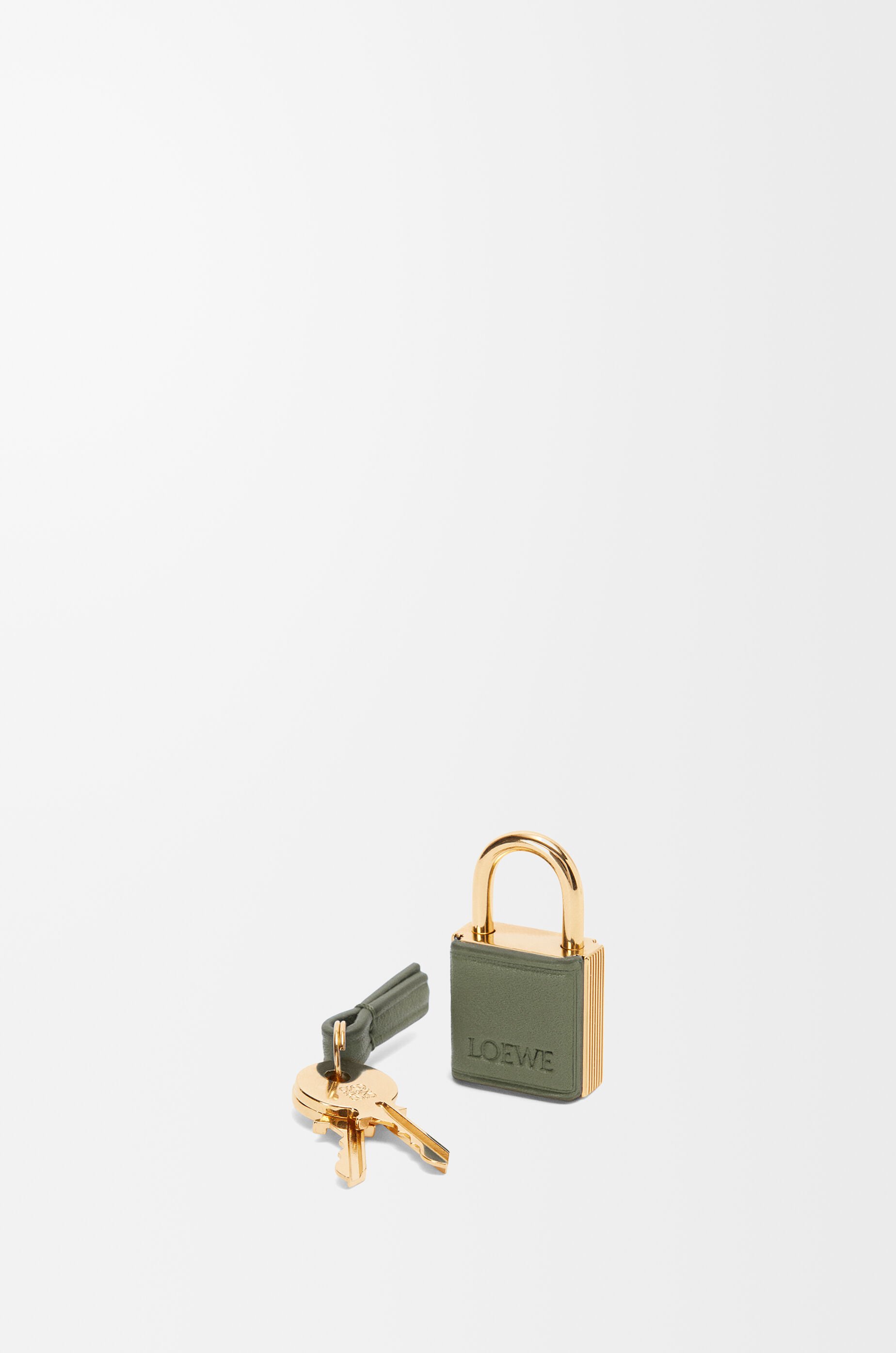 アマソナ28 バッグ（ナパカーフ） グリーン - LOEWE