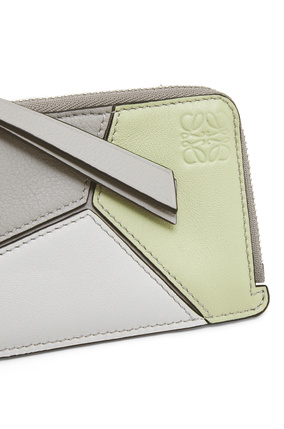 LOEWE Puzzle coin cardholder in classic calfskin Ash Grey/Light Celadon