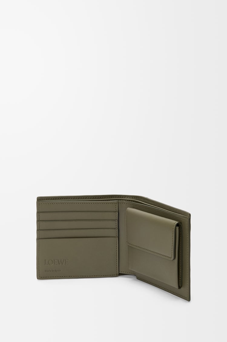 LOEWE 柔軟粒面小牛皮雙褶零錢夾 卡其綠