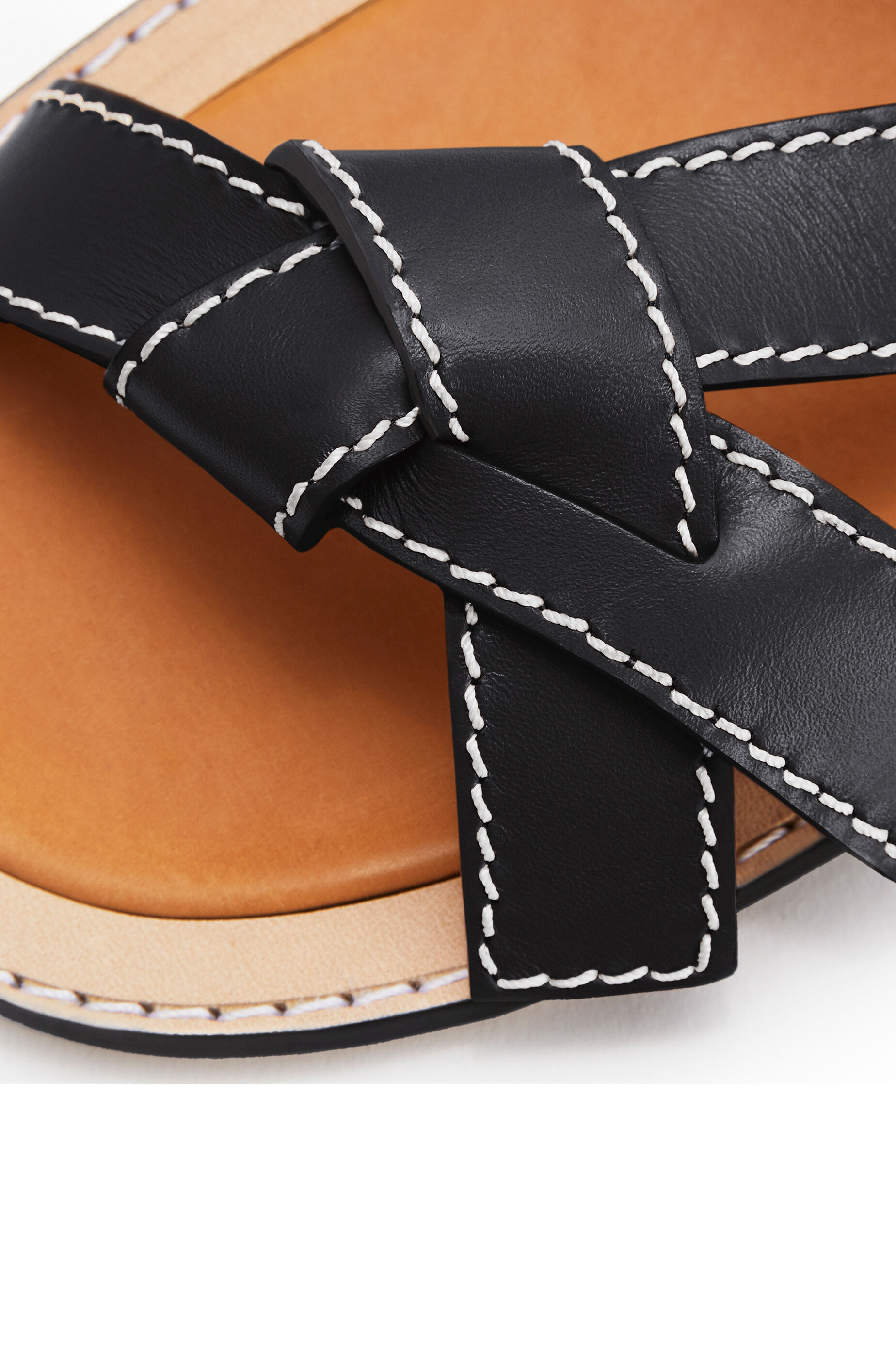 Gate flat sandal in calfskin Black LOEWE