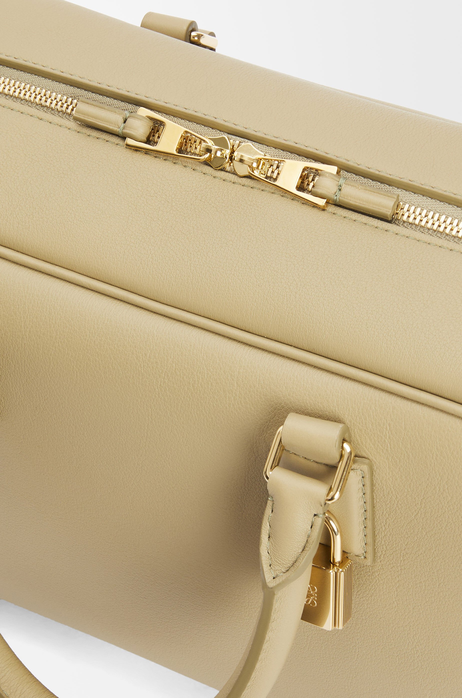 アマソナ28 バッグ（ナパカーフ） グリーン - LOEWE Japan official