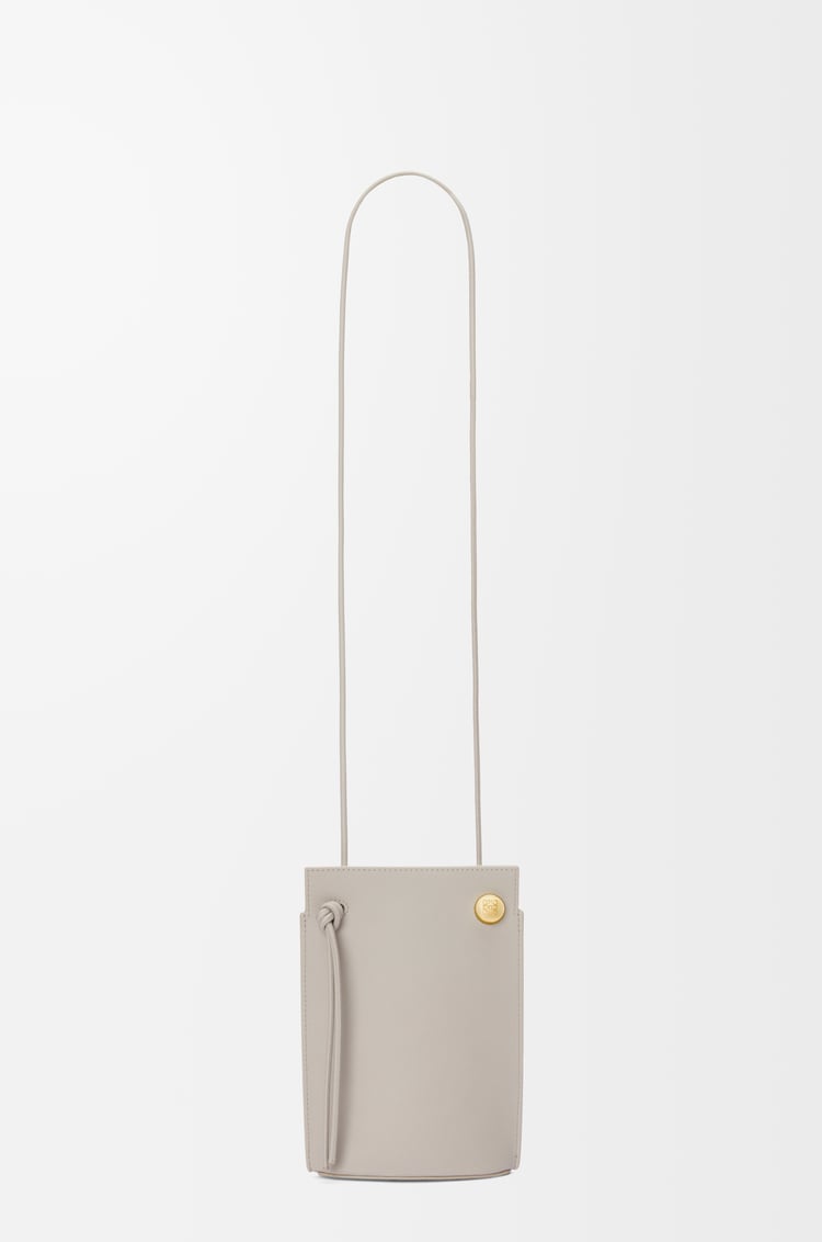 LOEWE Bolso Pebble Dice en piel de ternera Gris Valva