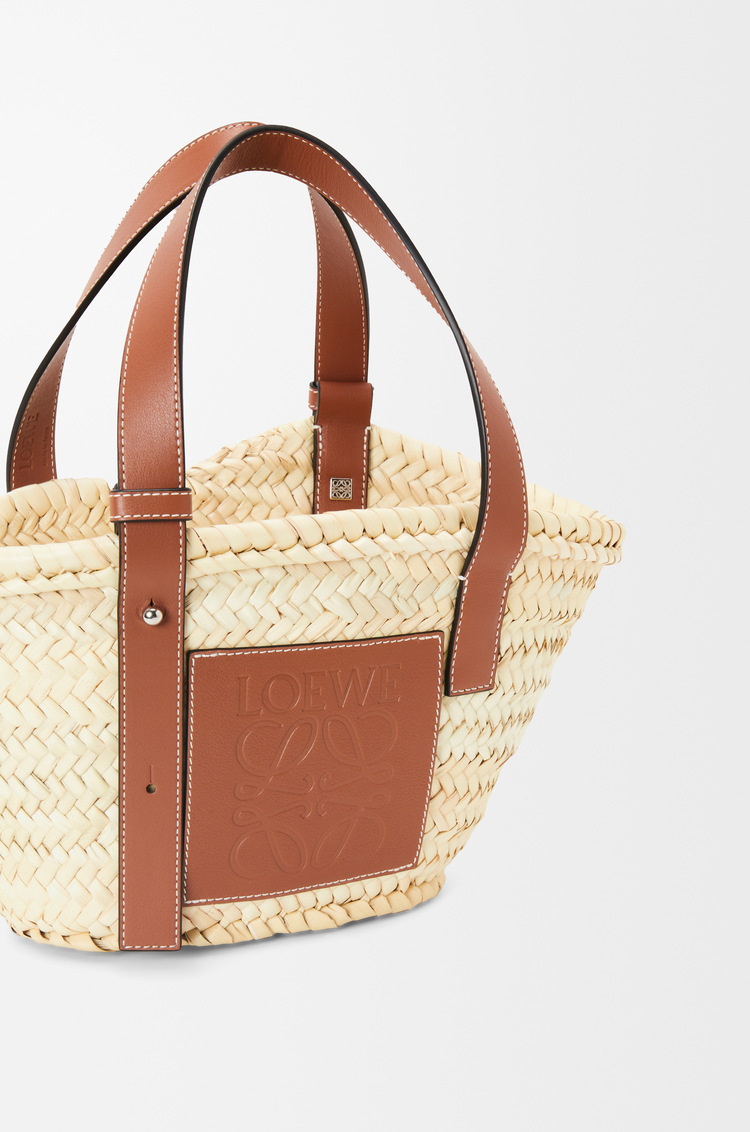LOEWE Small Basket bag in palm leaf and calfskin Natural/Tan