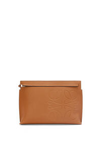 LOEWE T Pouch in grained calfskin Tan pdp_rd