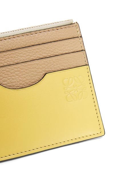 LOEWE Square cardholder in soft grained calfskin with chain Butter/Pale Lemon plp_rd