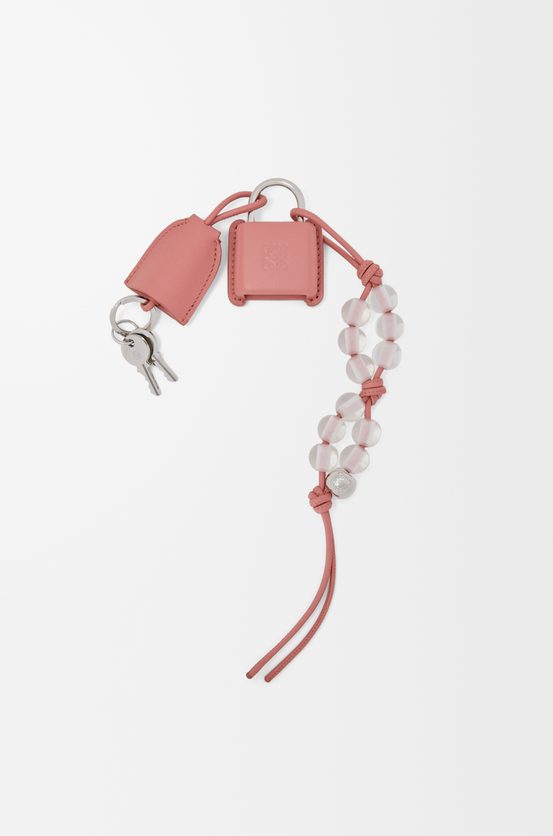 LOEWE アマソナ パドロック チャーム ブラッシュ