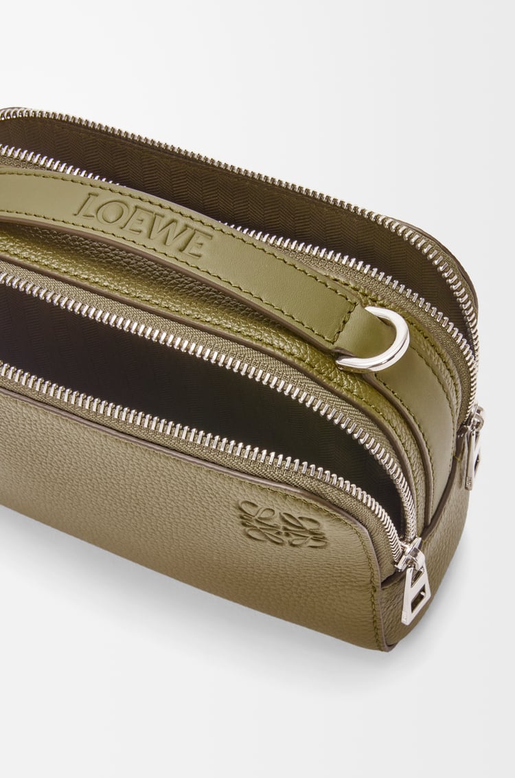 LOEWE 迷你柔软粒面牛皮革相机斜挎包 橄榄绿