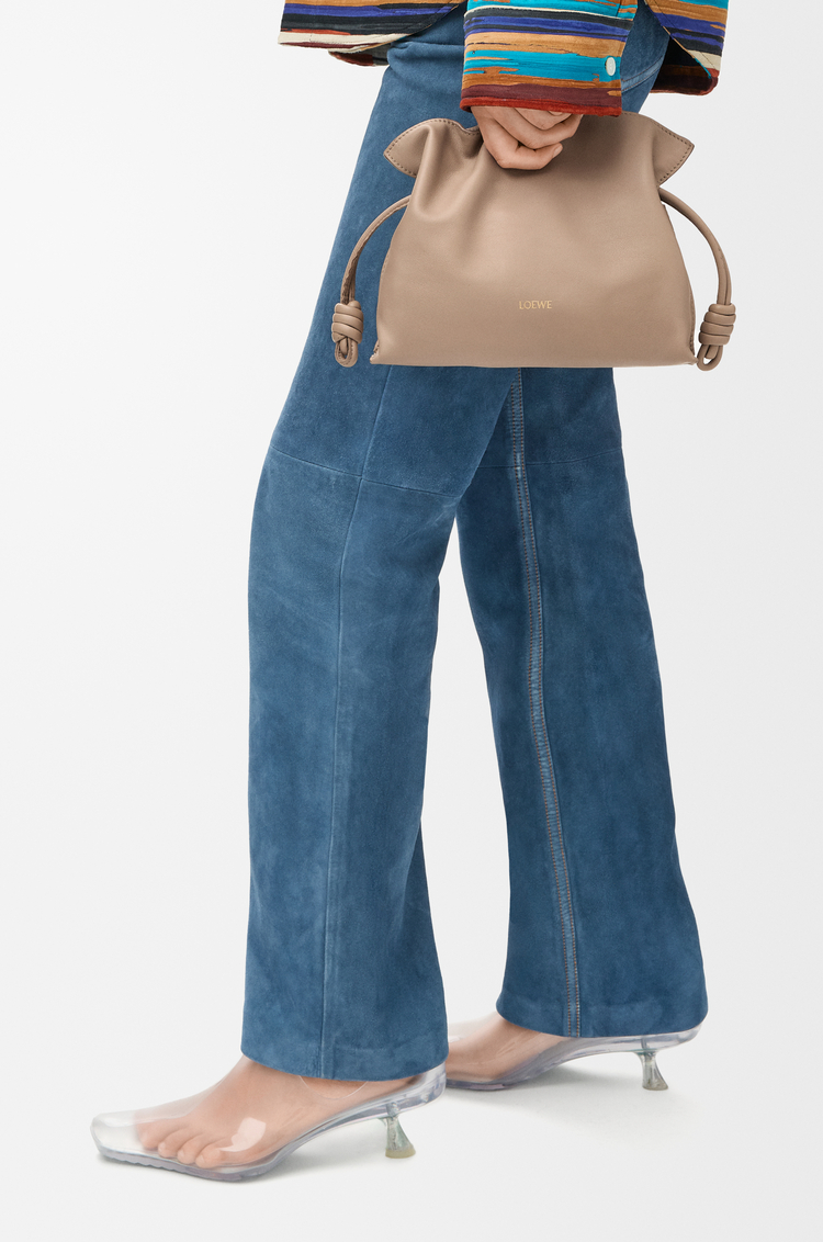 LOEWE Mini Flamenco clutch en cuir de veau nappa Sable