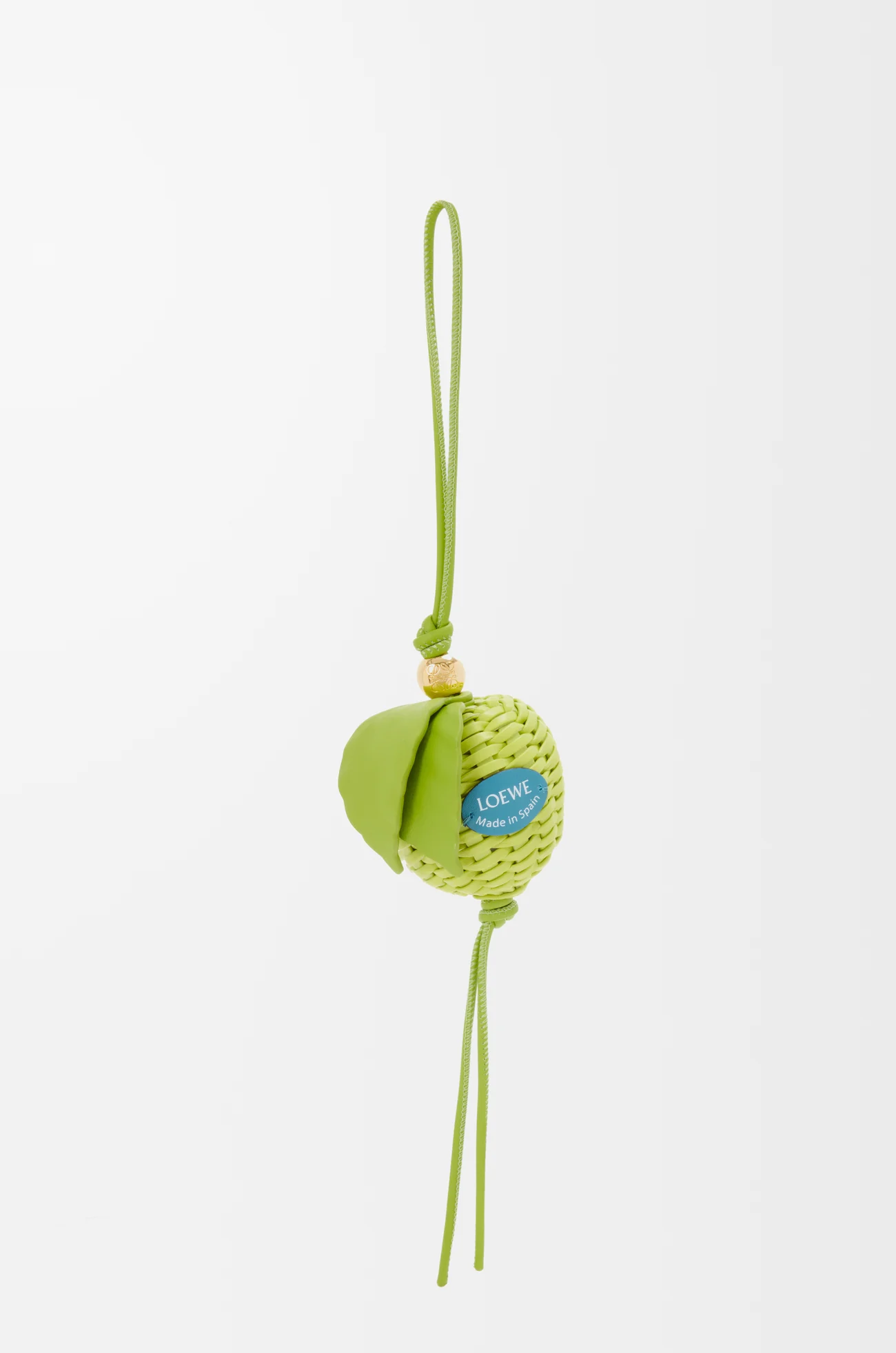 LOEWE Charm Apple en piel de ternera Verde
