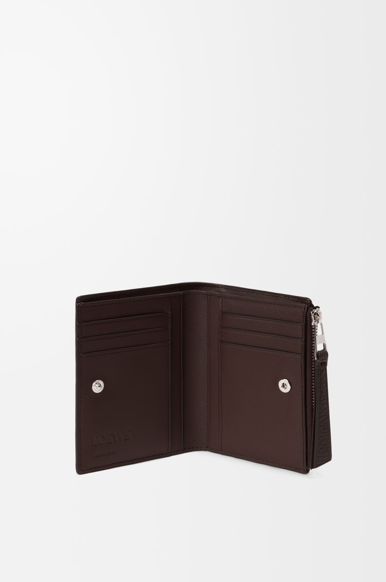 LOEWE 柔軟粒面小牛皮 Puzzle 窄版短夾 巧克力色