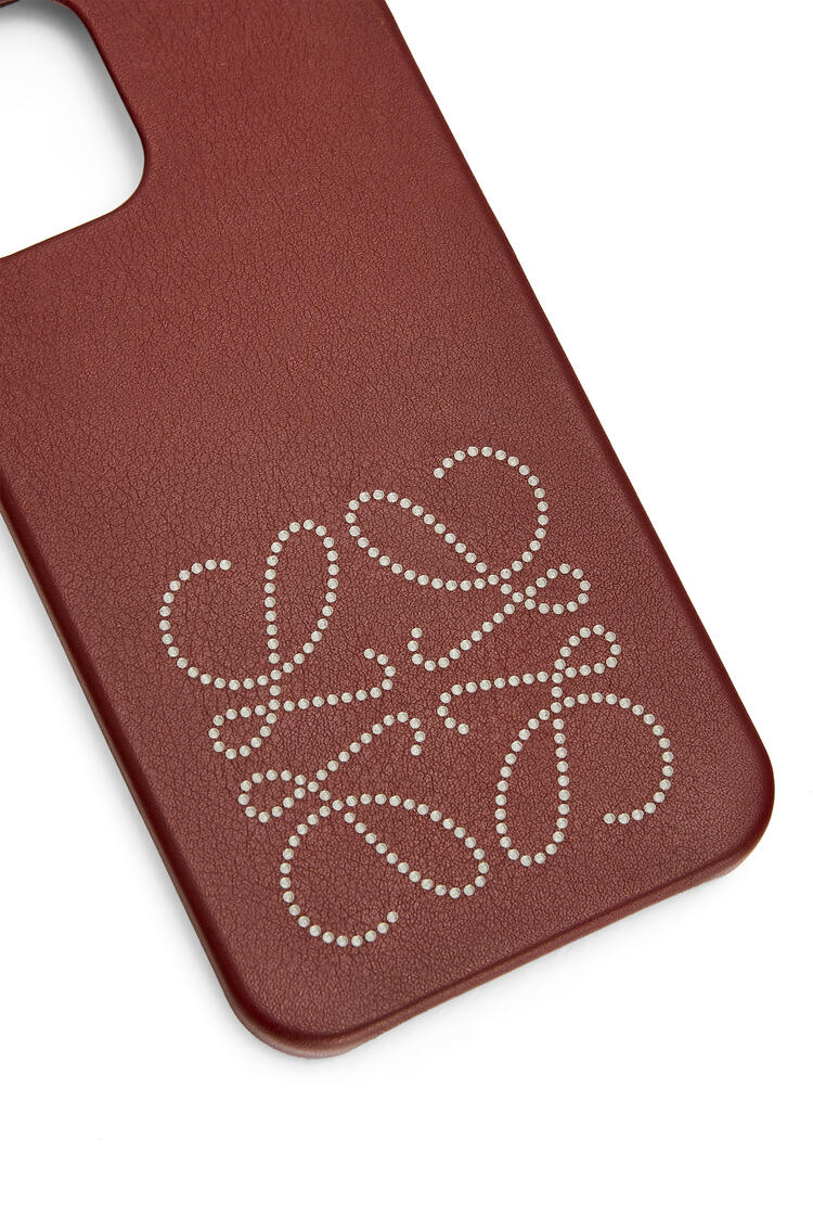 LOEWE Brand phone cover in calfskin for iPhone 12 Pro Max Berry pdp_rd