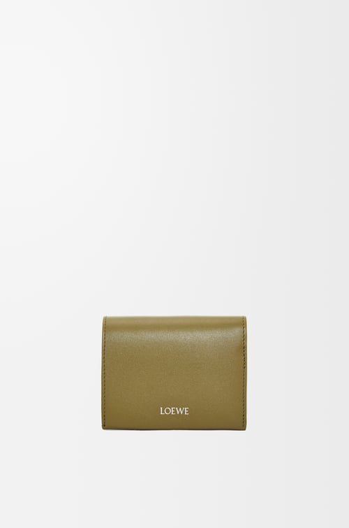 LOEWE Cartera con tres pliegues en piel napa de ternera Oliva/Azul Abismo plp_rd