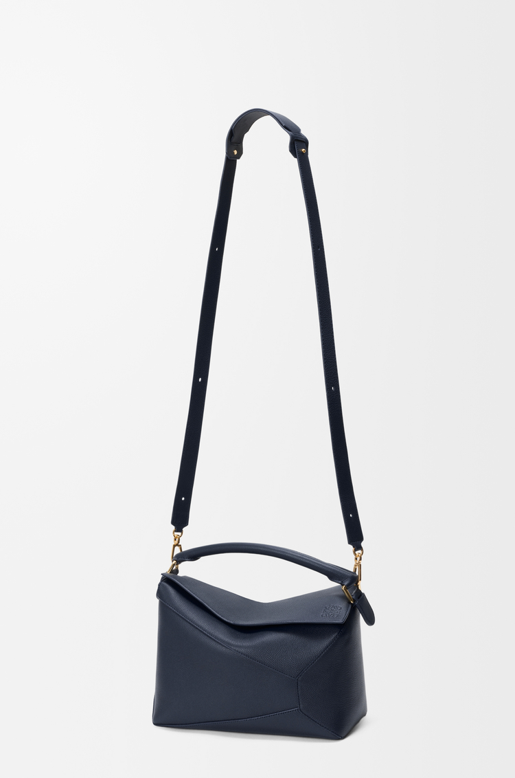 LOEWE Borsa Puzzle Edge media in morbida pelle di vitello granata Blu Navy Intenso