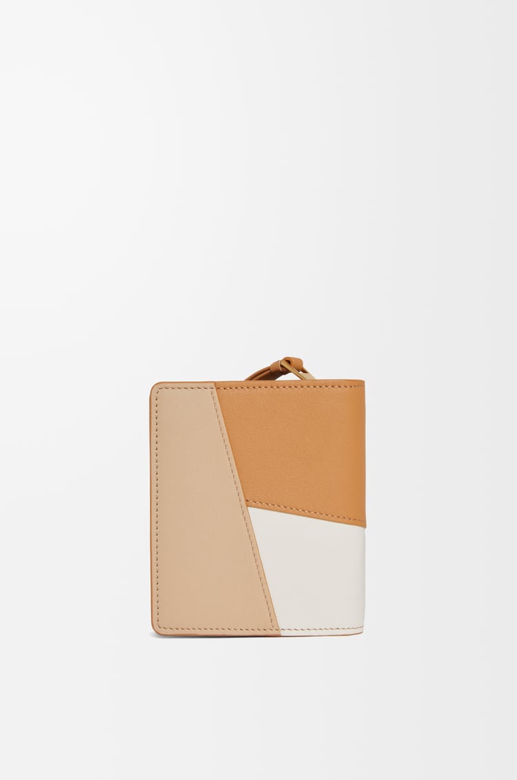 LOEWE Cartera compacta con cremallera Puzzle en piel de ternera Desierto Cálido/Papercraft