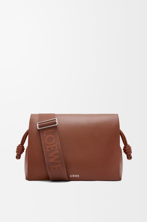 LOEWE Bolso Flamenco Satchel en piel de ternera Brownie