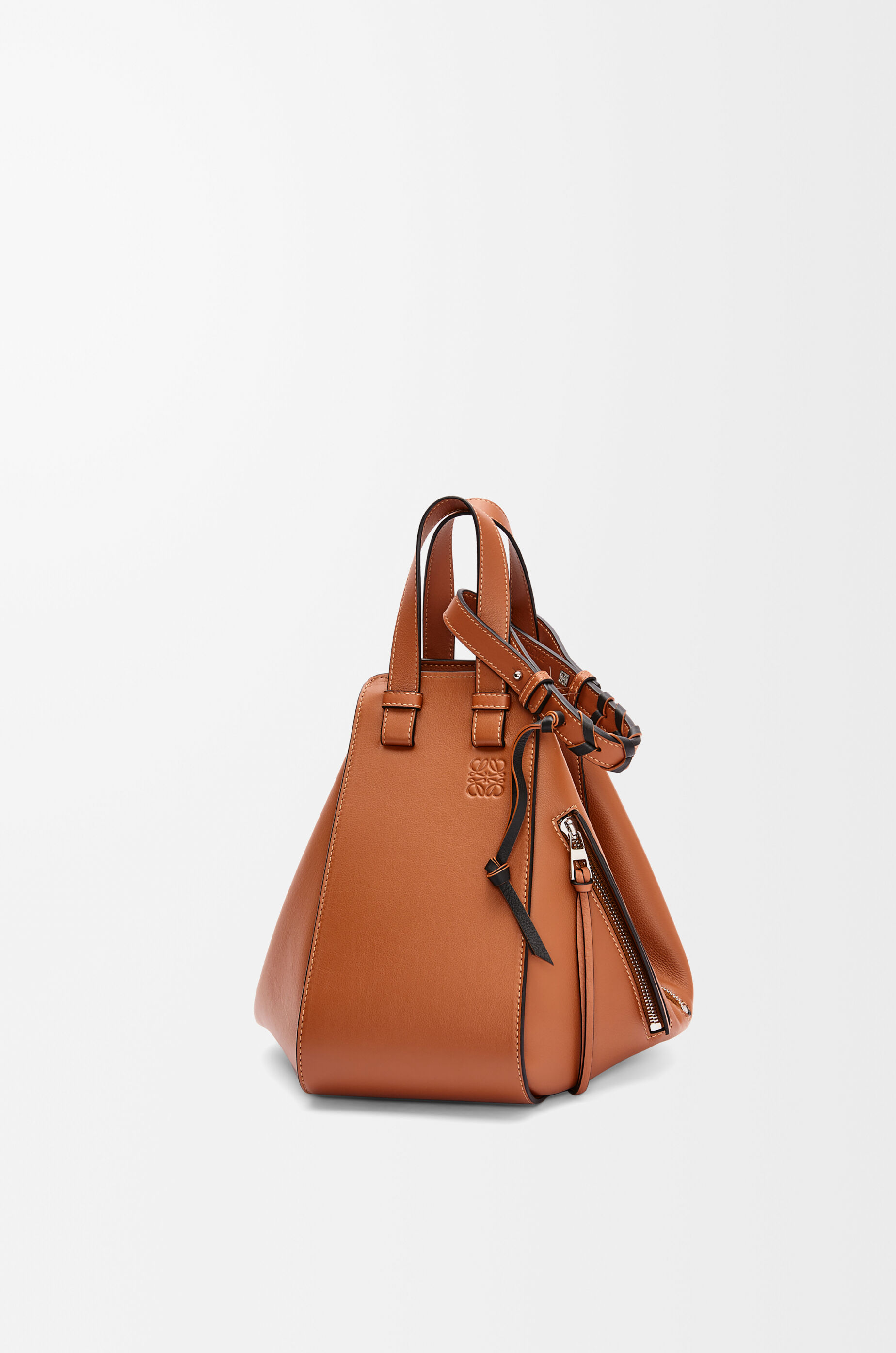 LOEWE Small Hammock bag in classic calfskin Tan