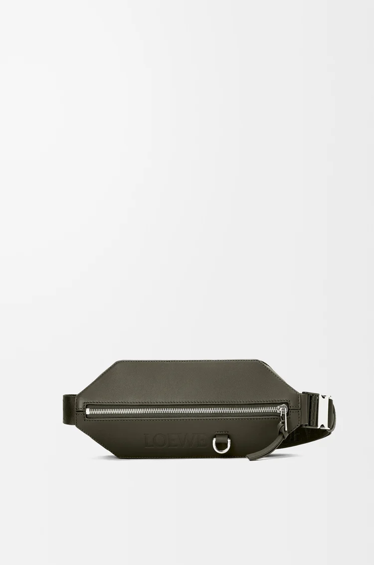 LOEWE Slingbag Convertible in pelle di vitello classica Verde Kaki Scuro