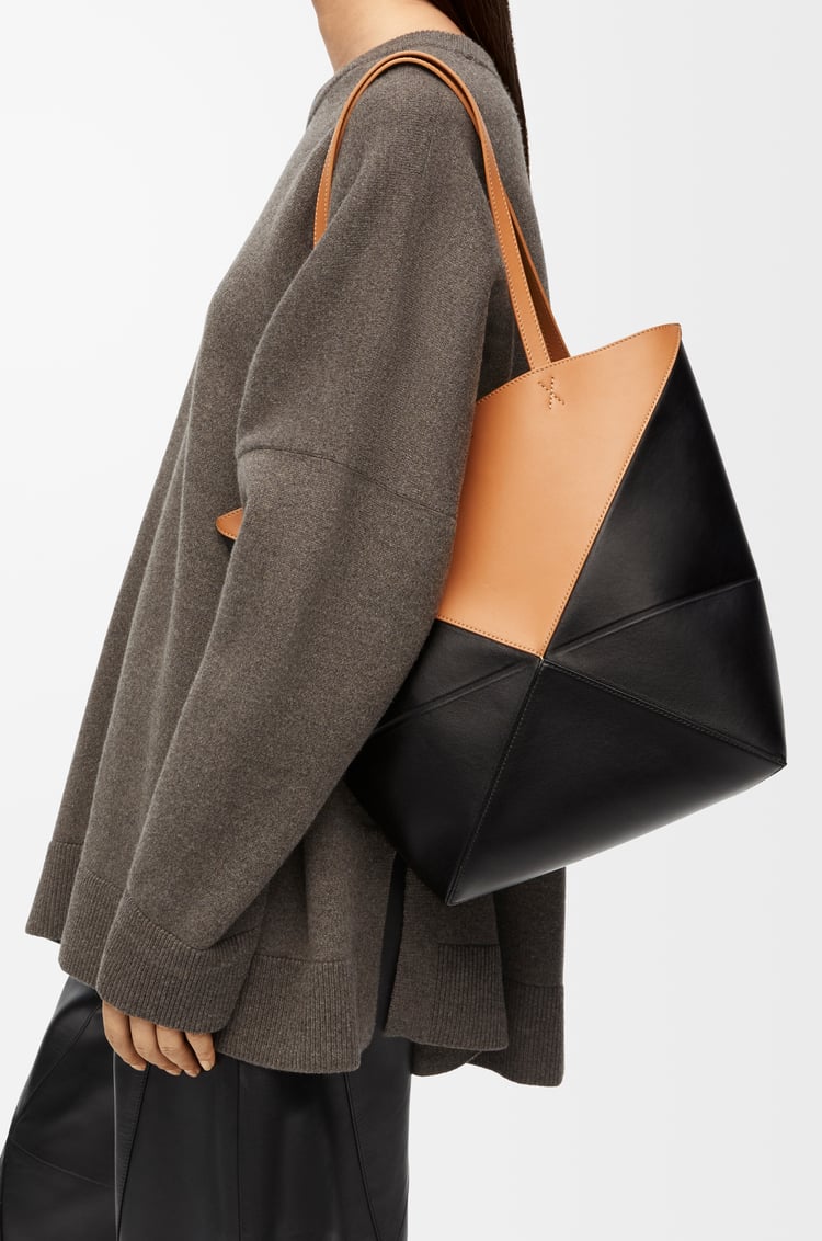 LOEWE Puzzle Fold Tote in shiny calfskin Warm Desert/Black