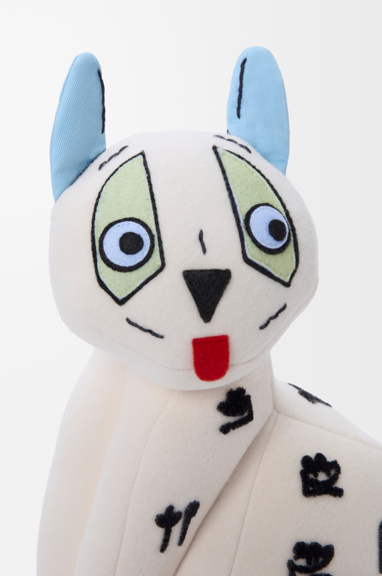 LOEWE Cat Stofftier aus Baumwollsamt Sanftes Weiß