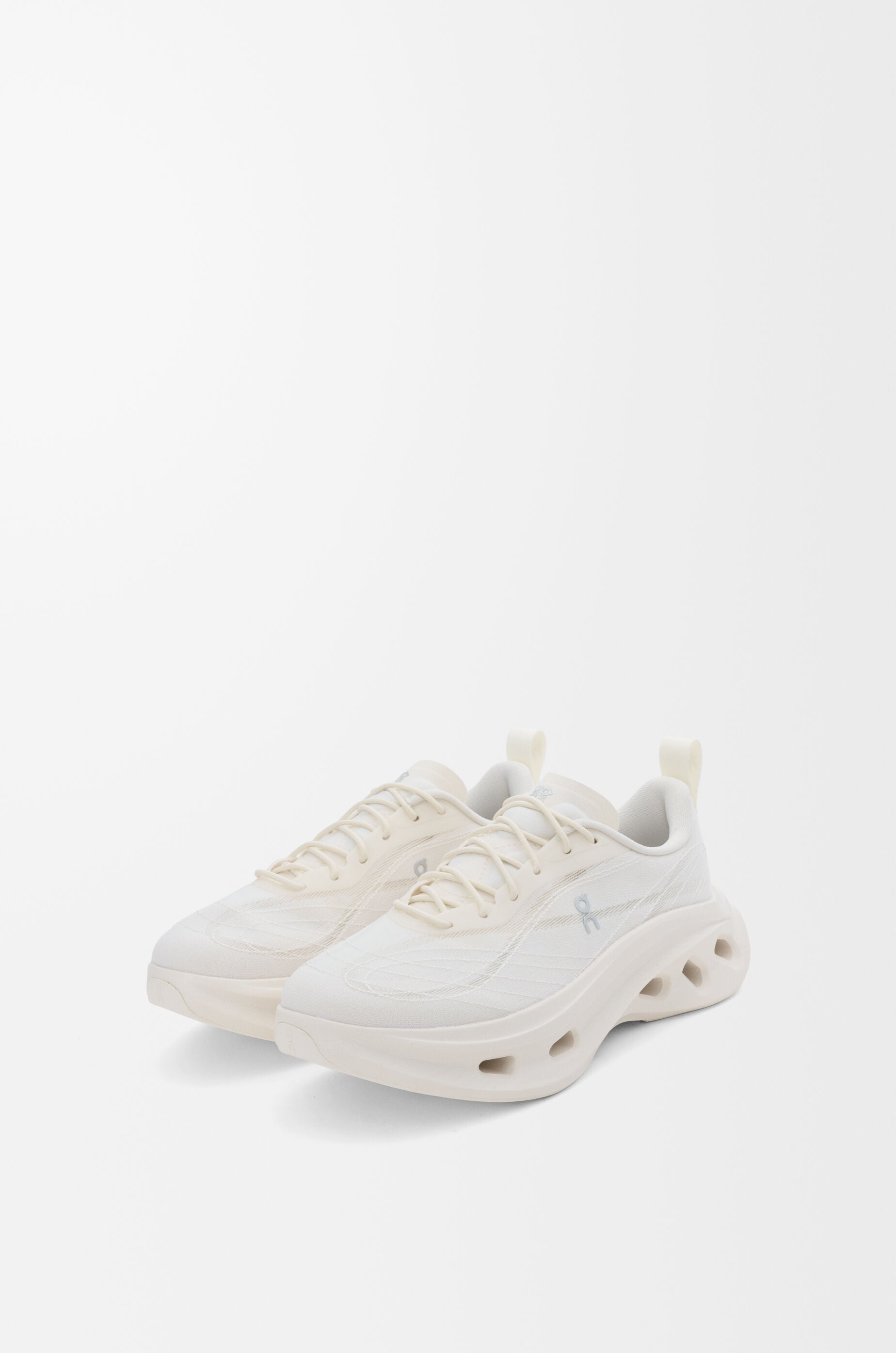 LOEWE × On FW26：Cloudsolo Hiker & Cloudtilt Cosmic - LOEWE