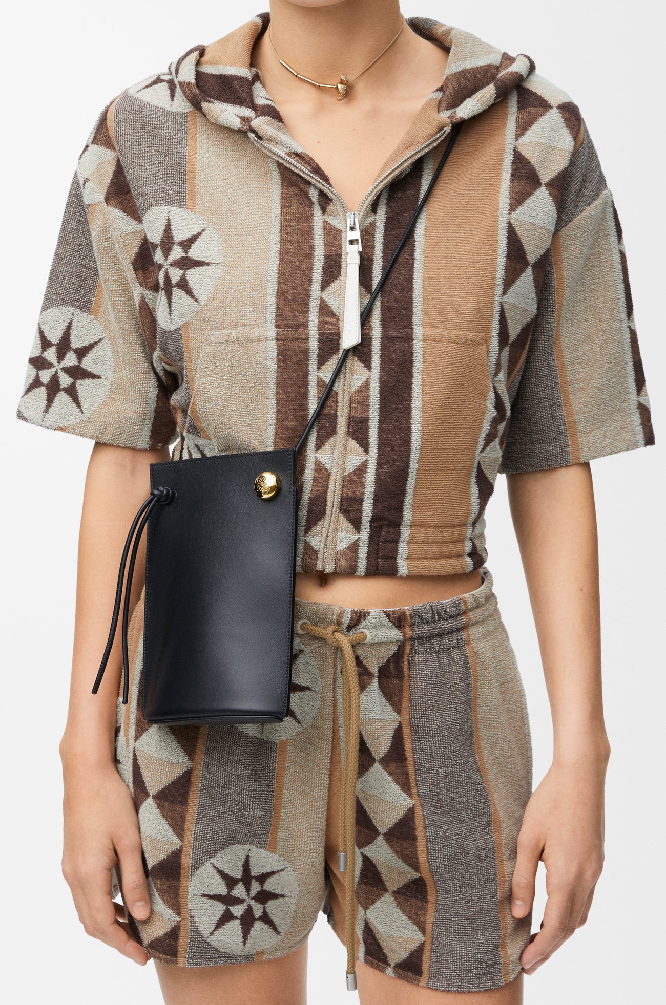 LOEWE Pebble Dice pocket in classic calfskin Black