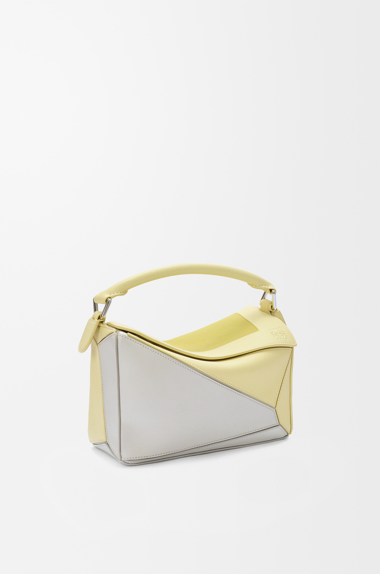 LOEWE Kleine Puzzle Tasche aus Nappa-Kalbsleder Blassgrau/Heller Citrin