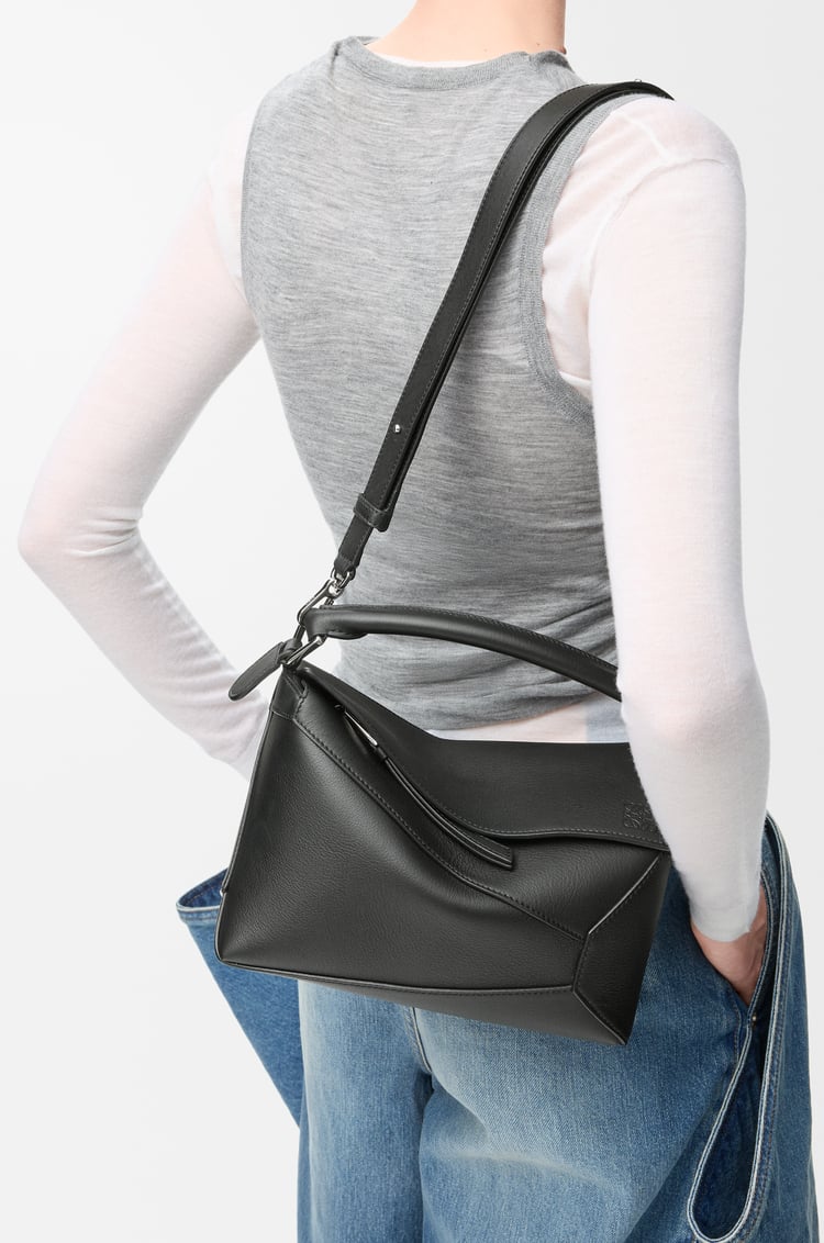 LOEWE Borsa Puzzle Edge piccola in pelle di vitello classica Nero