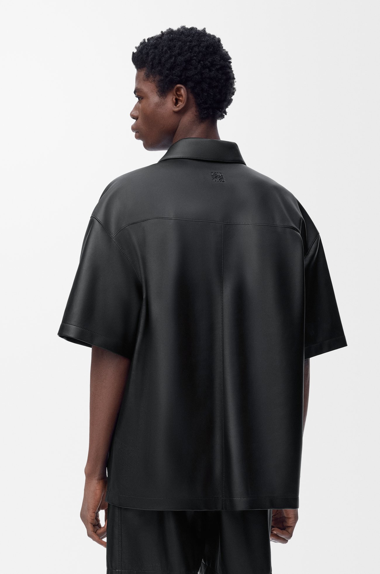 LOEWE Chemise à manches courtes en cuir d'agneau nappa Noir