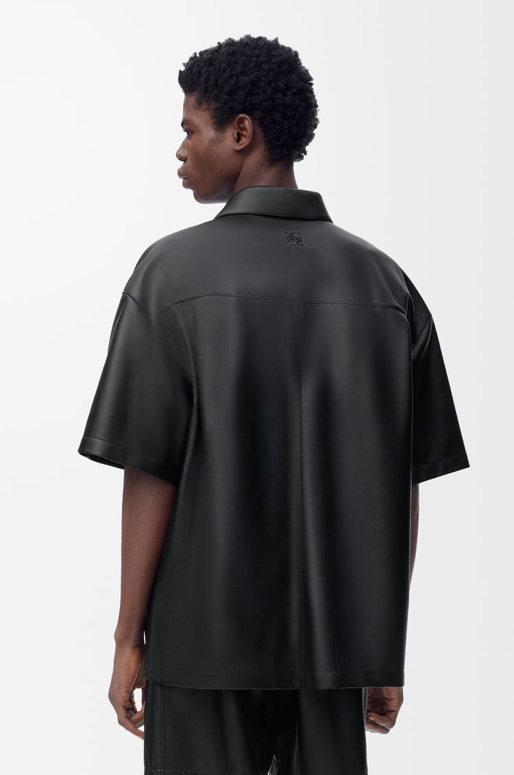 LOEWE Chemise à manches courtes en cuir d'agneau nappa Noir