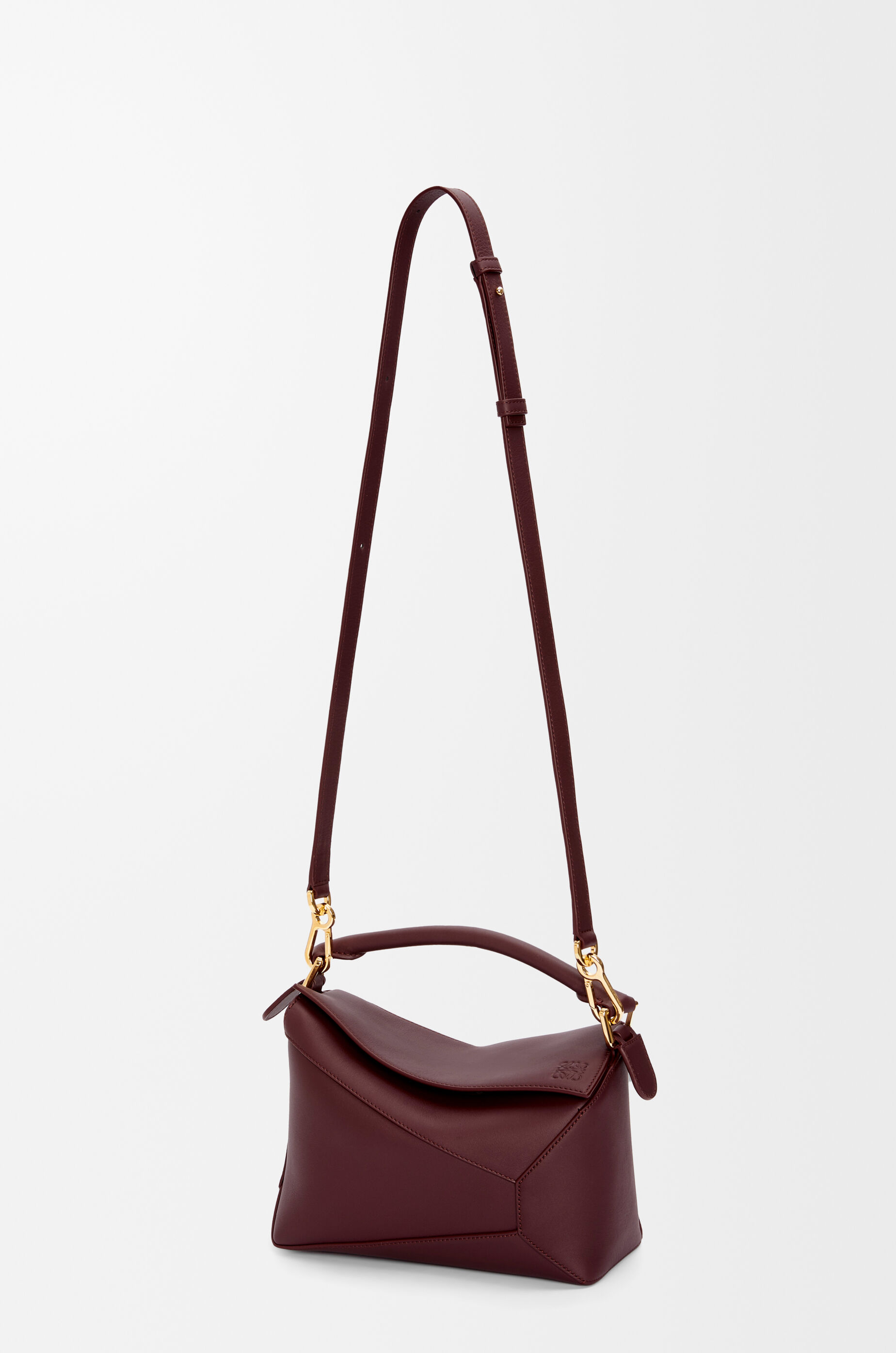 LOEWE バーガンディ レザー ハンドバッグ 初めての高級バッグ！ロエベのスモールパズル、バーガンディ色