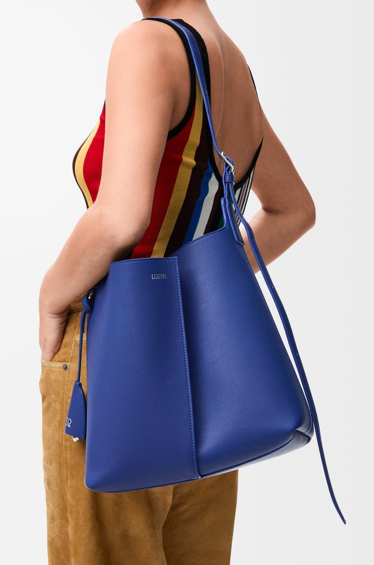 LOEWE Bolso Bilbao bucket mediano en piel de ternera lisa Azul Estelar
