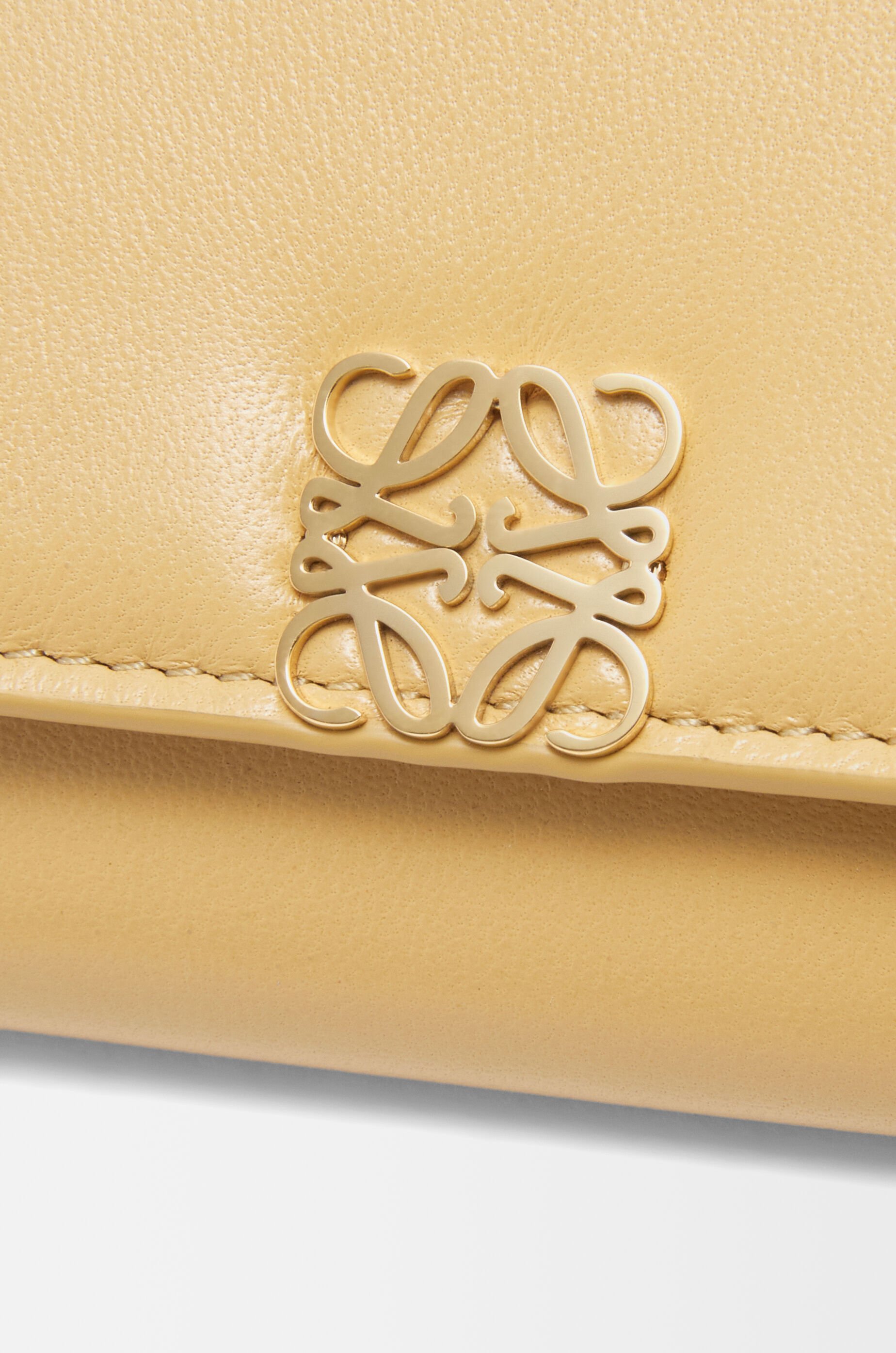 Loewe Small Anagram Puffer llic Vertical財布 Puffer Anagram small vertical wallet in shiny nappa calfskin