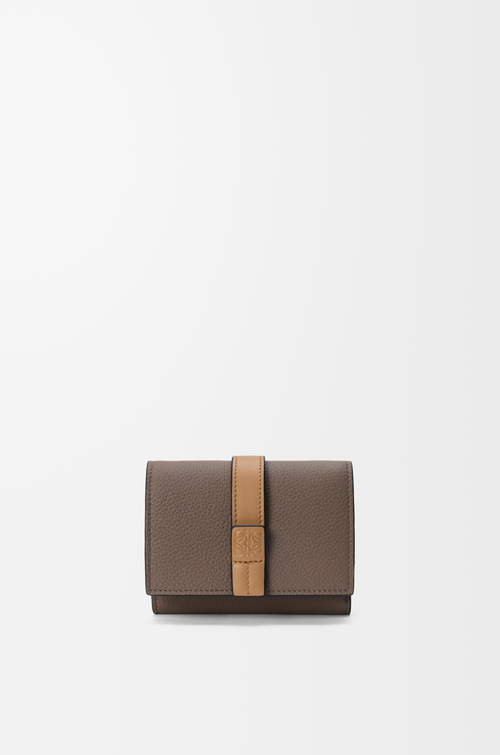 LOEWE トライフォールド ウォレット（ソフトグレインカーフ） トープ/ゴールド