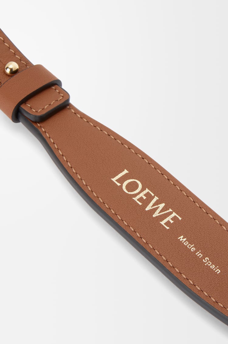 LOEWE Branded short strap in classic calfskin Tan