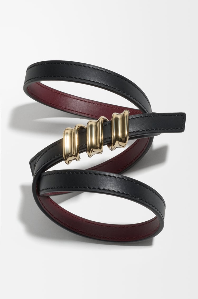 LOEWE Cinturón Coil reversible en piel de ternera lisa Negro/Rojo Cobre Rosado/Dorado