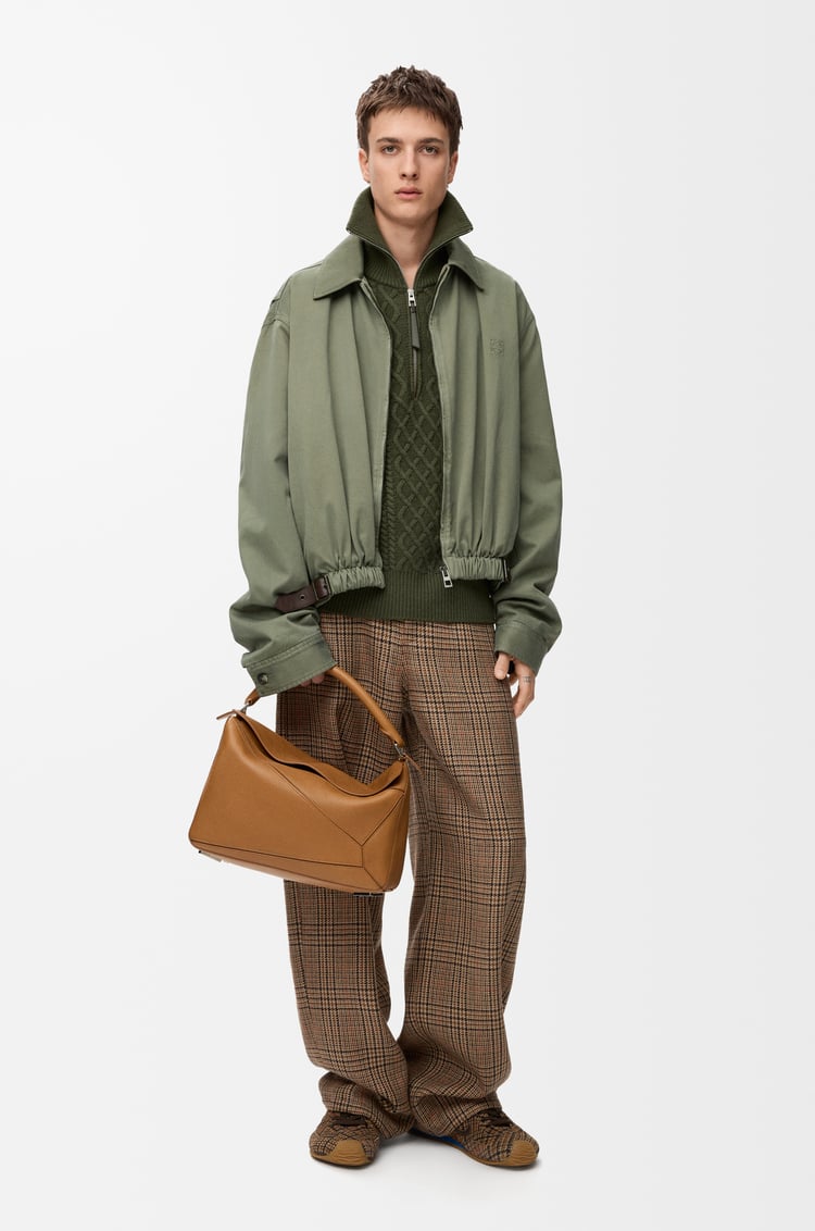 LOEWE Chaqueta con cinturón en algodón Verde Caqui
