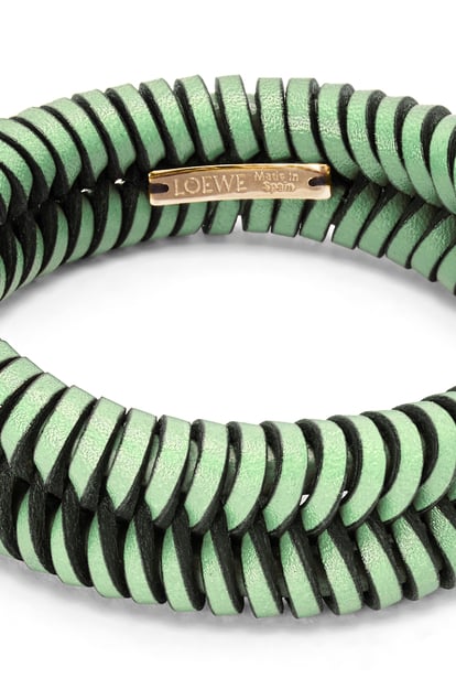 LOEWE Bracelet Interlock en cuir de veau classique Jade plp_rd