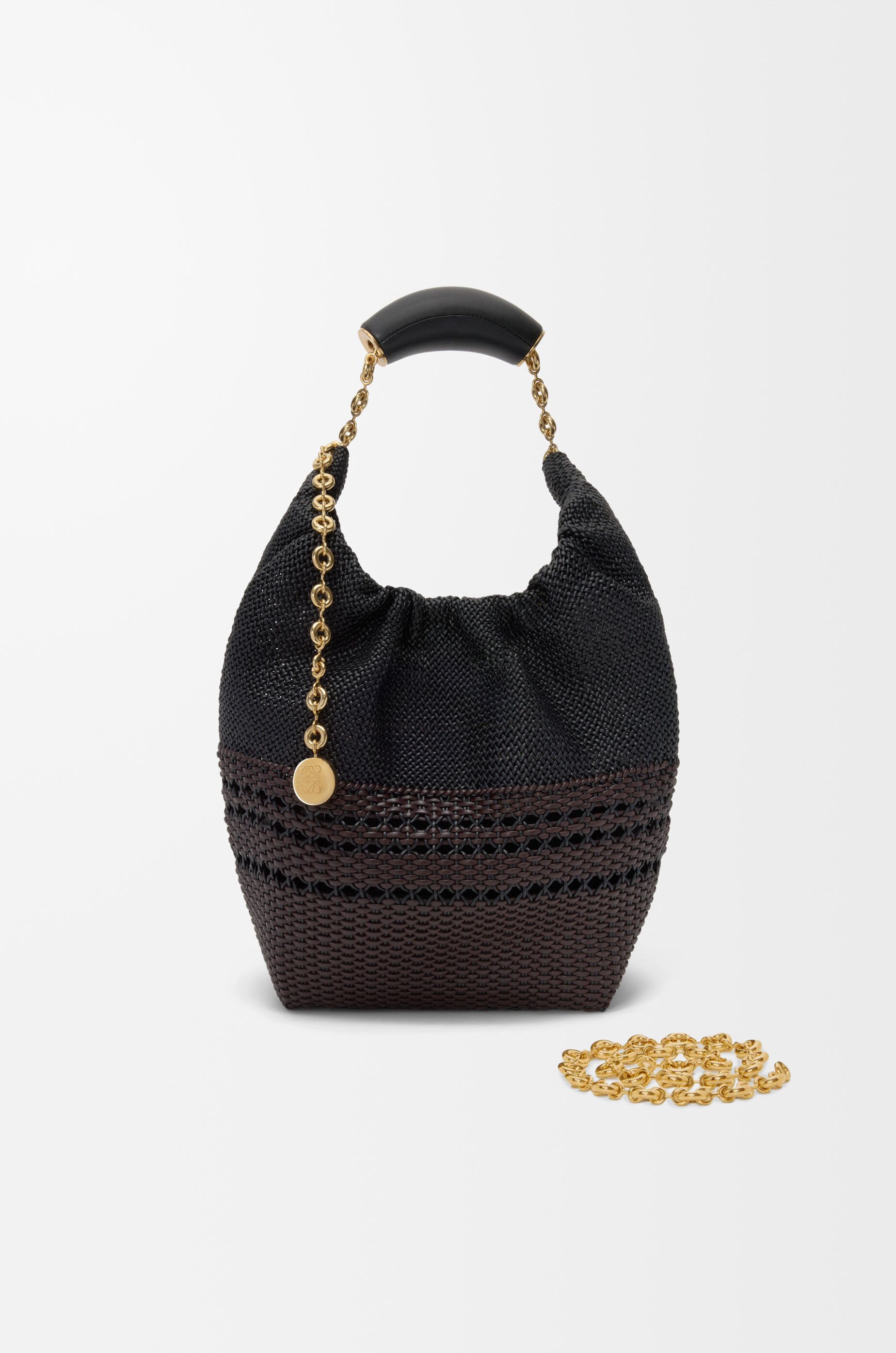 Small Squeeze bag in woven nappa calfskin Black - LOEWE