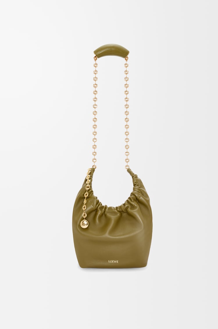 LOEWE Bolso Squeeze pequeño en piel napa de cordero Oliva