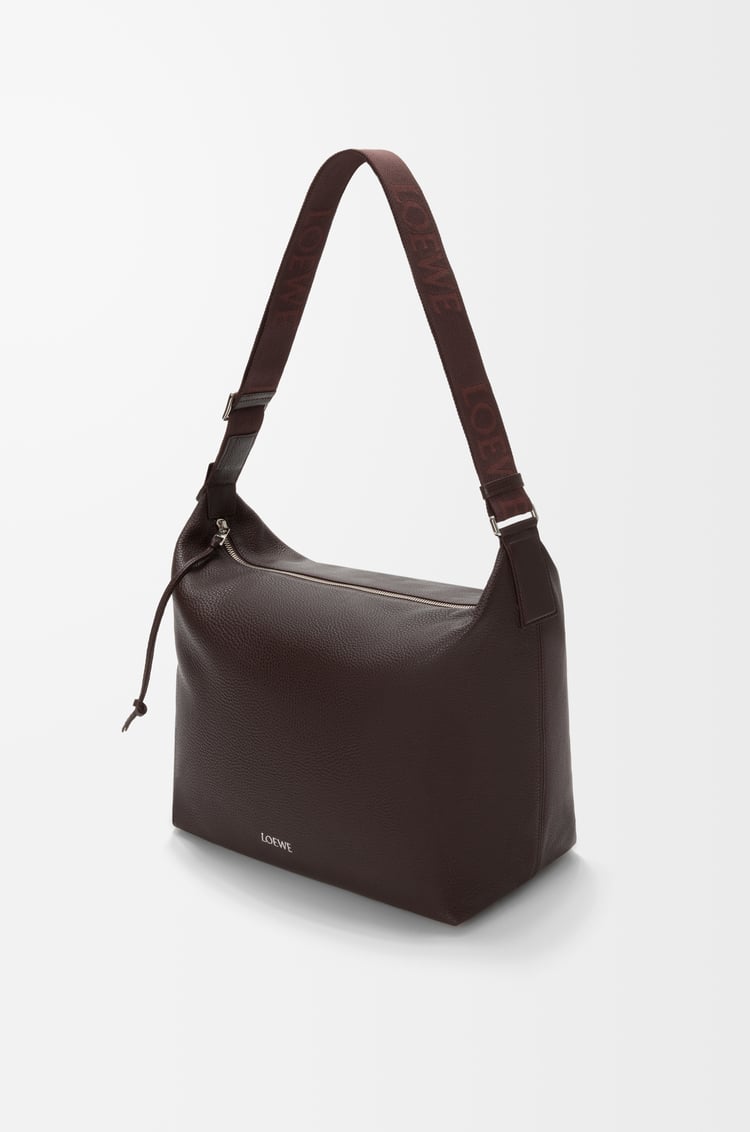 LOEWE Bolso bandolera Cubi en piel de ternera graneada Burdeos Oscuro