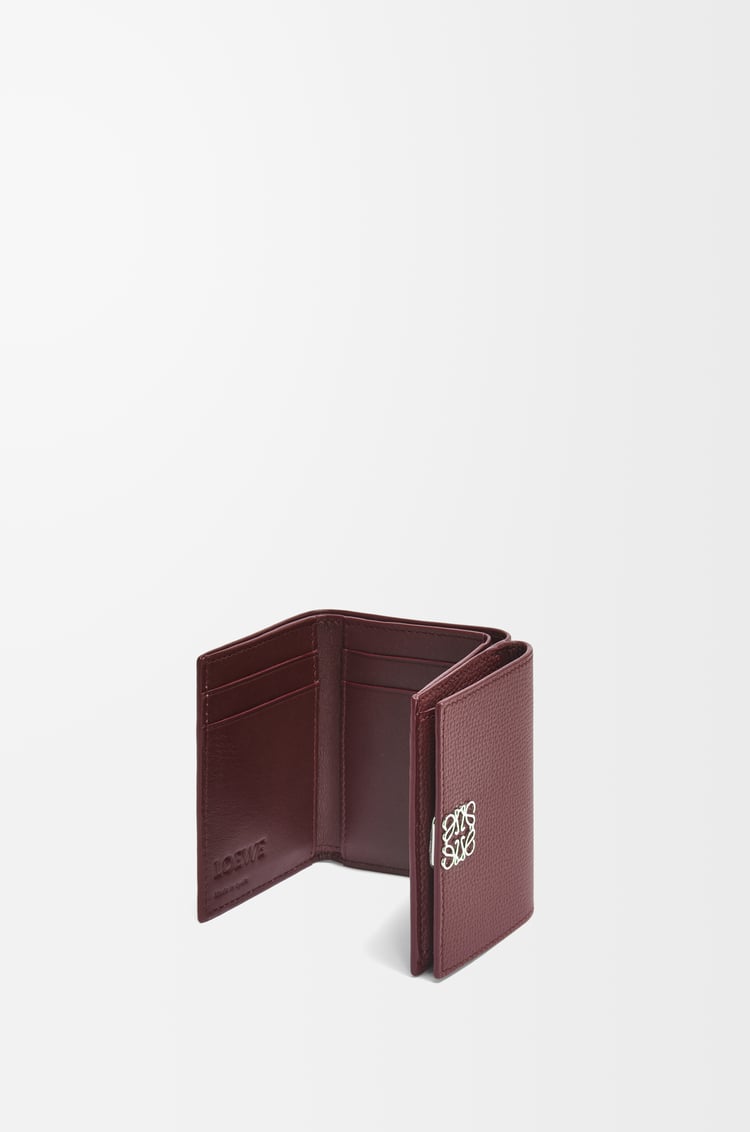 LOEWE アナグラム トライフォールド ウォレット（ペブルグレインカーフ） バーガンディ