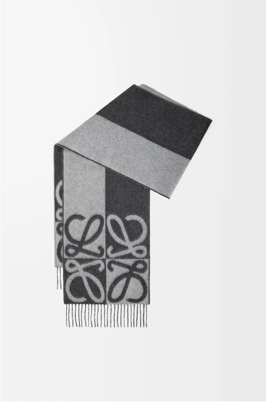 Scarf in wool and cashmere
